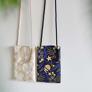 数量限定！プラネットチュール刺繍スマホポーチ　月と星　スマホショルダー