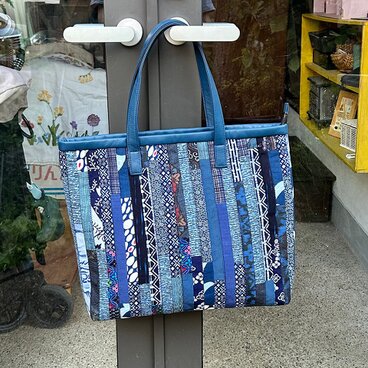 革と古布のパッチワークトート（ネイビー）01021-16