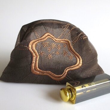 [送料無料] ふわふわポーチ：花篭（ドイツ製）