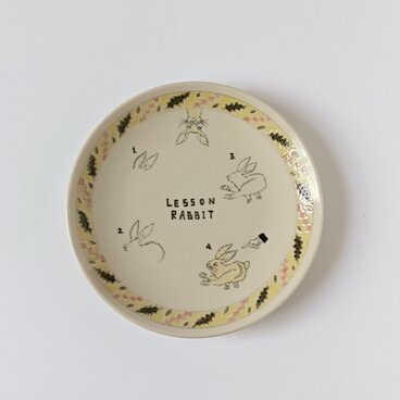 5寸皿　ウサギレッスン