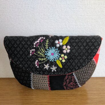 花の刺繍ポーチ　74