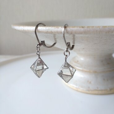 北欧ヒンメリモチーフの耳飾り シルバーカラー