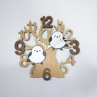 【期間限定2000円引き】名入れ・文字入れ　木とシマエナガ　デザイン壁掛け静音時計