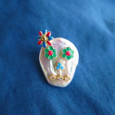 SV Skull Pin  brooch (Katy)