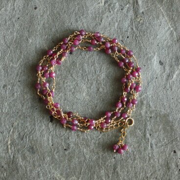 No. 105 67cm・ルビーのステーションネックレス