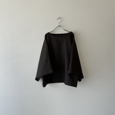 たっぷりしたお袖のフレアー感がきれいなトップス　リネン100％【着丈延長オプションあり】　ブラウン