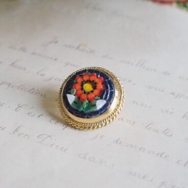 小さなお花のマイクロモザイクブローチ