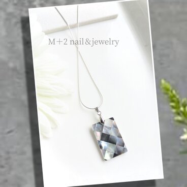 送料無料◆ 淡水シェルロングネックレス 　　ラリエット　ネックレス　