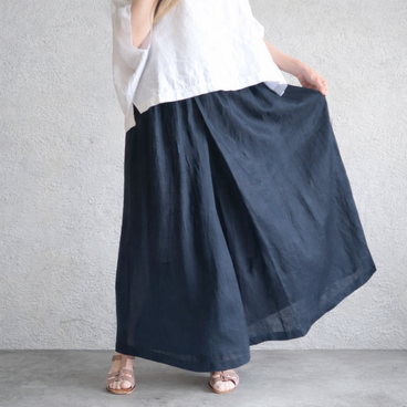 風が通り抜ける♡夏のリネンパンツ・さらふわリネン・軽くて涼しい・ダークネイビー・すっきりシルエットのガウチョパンツ・丈詰め可