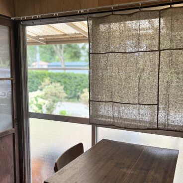 緑陰にひとやすみ｜カーキリネンのつぎはぎクロス(90×90cm)