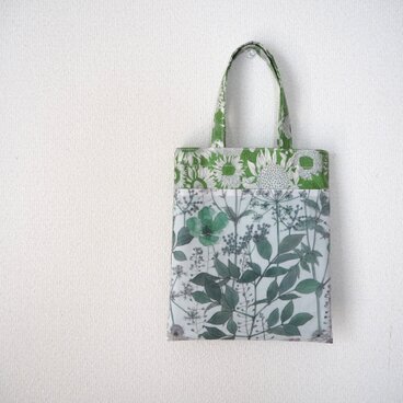 リバティ　ラミネートミニバッグ 　グリーン系パッチワーク