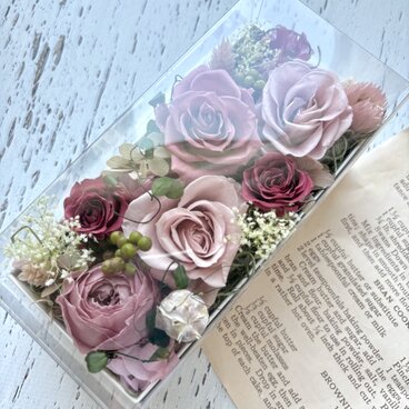 フェミニンカラーのボックスアレンジ/プリザーブドフラワー/誕生日/ギフト