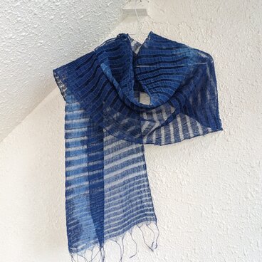 藍染シルクストールＢ(藍染め、青色しぼり染め　たてストライプ)