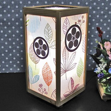 ◆家紋の宿り木=「丸に梅鉢」（家紋変更可）／至福の明り・心温まるひととき／LED昼白色･桧枠造・フイルム加工・軽量／