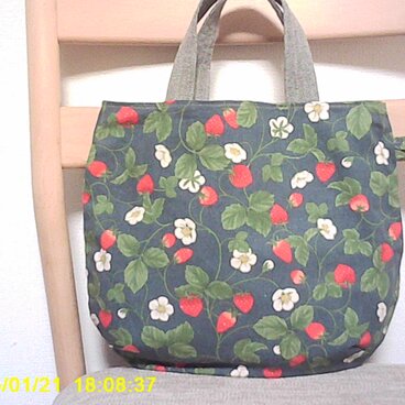 綿麻・いちご＊お花柄のまる底・手さげ