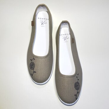 ◆SALE・1,000円引き◆ 線画の花が可愛いスリッポン (撥水加工・バレエシューズ型) 23.5cm〜24.5cm