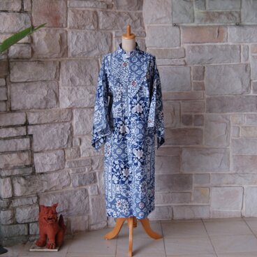 レトロクラシカル　英国貴族好みのシノワズリ柄　着物スリーブワンピース　着物リメイク　華やか一点物