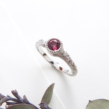 小さな花屋　ブロッサム（ピンクトルマリン）