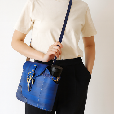 【水筒の落ち着き先 】男女ともに使える 本革ショルダーバッグ 手染め / 総手縫い　手持ち 肩掛け