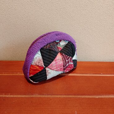 三角モチーフ　着物パッチワーク楕円型ポーチ（中）