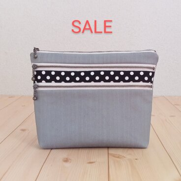 【在庫SALE】4段ファスナーポーチ+ポケット　20cmバッグインバッグ　シルバーデニム　ドット　母子手帳・通帳ケース　　568