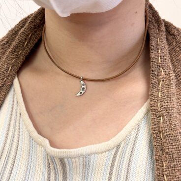 カレンシルバーチョーカー　月