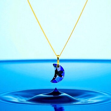 【青の境界】クリスタルガラスのBlue Moonネックレス　金具の色が選べます