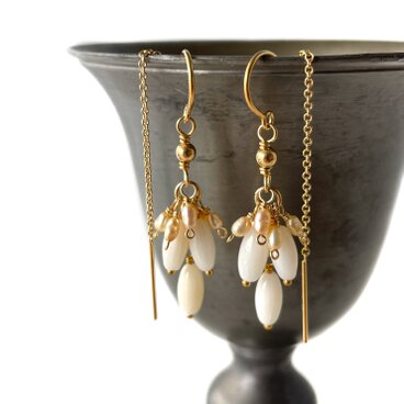 白の房きらめき｜赤珊瑚×淡水パール フリンジピアス 14kgf ３月誕生石のコピー