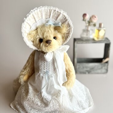 ウイングベアLサイズ（麦わらボンネットとAラインドレス）