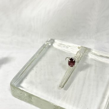 灰桜、紅を引く one-of-a-kind