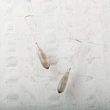 Crochet(クロシェ）ニュアンスのフローライト 長めフックピアス　ロジウムコーティング b