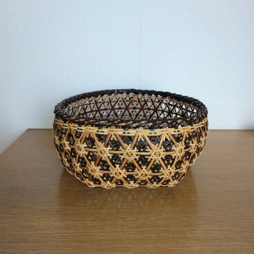 皮籐の華編み籠　81