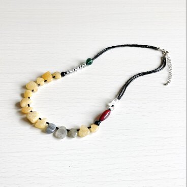 【SDGs】訳あり資材有効活用。天然石のアシンメトリーデザインネックレス