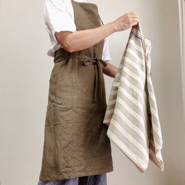 ベルギーリネンの魅力を纏う - ワークエプロン　ベルギーリネン２５番手　モカ