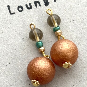 コットンパール風ピアス パールピアス チェコビーズピアス 樹脂ピアス