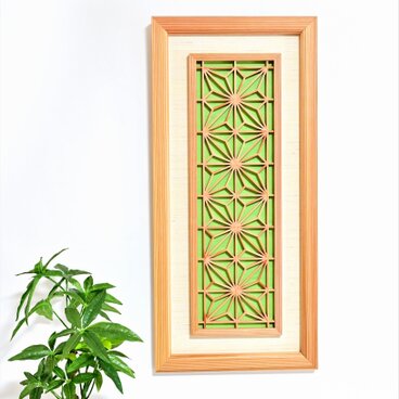 組子と和紙のウォールデコ　【角麻　鶯色　縦】