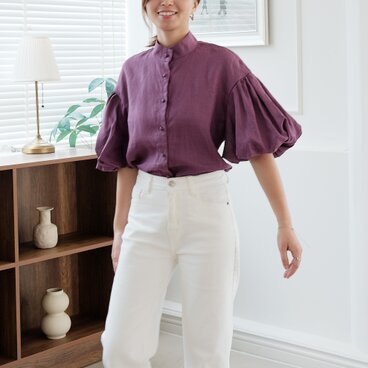 ふんわりリネンスタンドカラーブラウス（ボリュームスリーブ・プラム色）