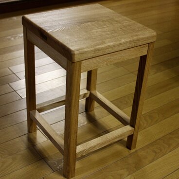 タモのスツール