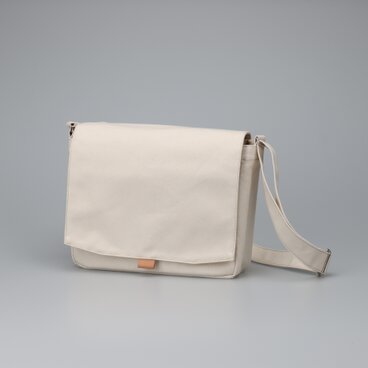 【受注生産品】PCが入れられる帆布のショルダーバッグ