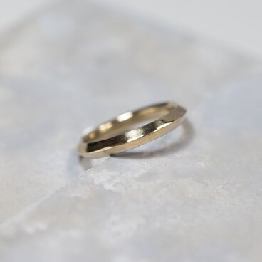 K18GPゴールドトライアングルプレーンリング 2.6mm幅 鏡面｜FA-1140