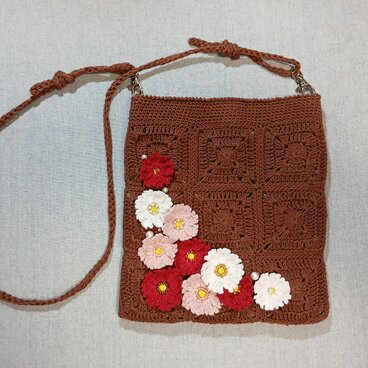 ブラウンの花咲くポシェット/コットンリネン•内布付き
