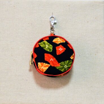 着物リメイク　ちっちゃなまあるいポーチ