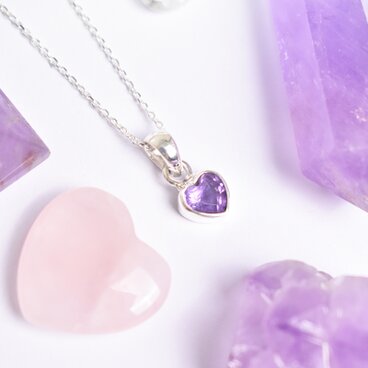小さなハートのアメジストシルバーネックレス　シルバー925　天然石　ネックレス　アメシスト