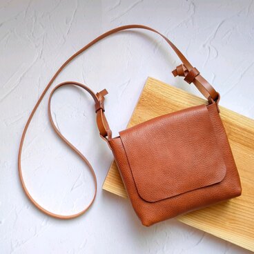 【イタリアンレザー】ポストマンのメールバッグ(ショルダーバッグ/メンズ/レディース/旅行/コンパクト)チョコブラウン