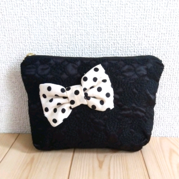 【感謝SALE】水玉リボン　刺繍の18cmモノトーン☆コスメポーチ　ポケット付き　ドット　黒　 442