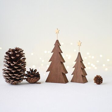 小さな木のクリスマスツリー〈ペアセット〉｜ウォールナット｜木製インテリア雑貨