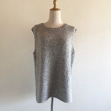 ウールアルパカのニットベスト ライトグレー