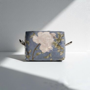 ミニポーチ/小さめでも大容量/化粧・メイク・充電器・サニタリー・プレゼントにも/小物入れポーチ