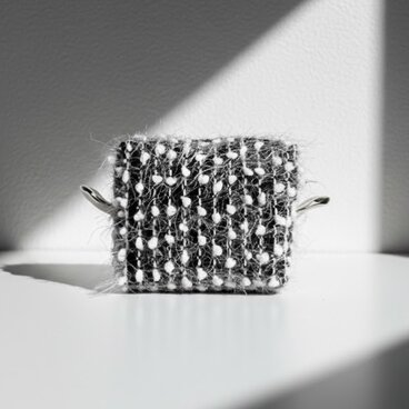 ミニミニポーチ /小さめでも大容量/化粧・メイク・リップ・充電器・サニタリー・小物整理/ギフトにも/ヴィンテージ