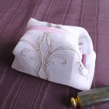 [送料無料] ふわふわポーチ：まどろみ（ドイツ製）